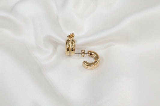 Paloma Huggie Hoops